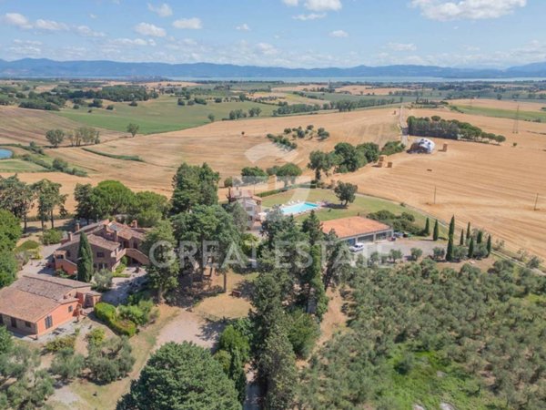 casa indipendente in vendita a Castiglione del Lago in zona Macchie