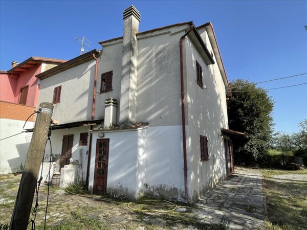 casa indipendente in vendita a Castiglione del Lago