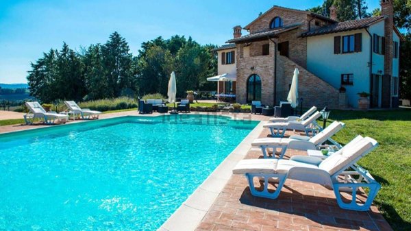 villa in vendita a Castiglione del Lago