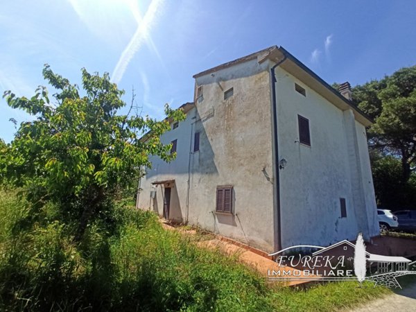 casa indipendente in vendita a Castiglione del Lago in zona Piana