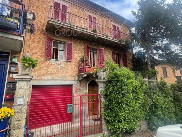 casa indipendente in vendita a Castiglione del Lago in zona Casamaggiore
