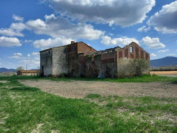 casa indipendente in vendita a Castiglione del Lago