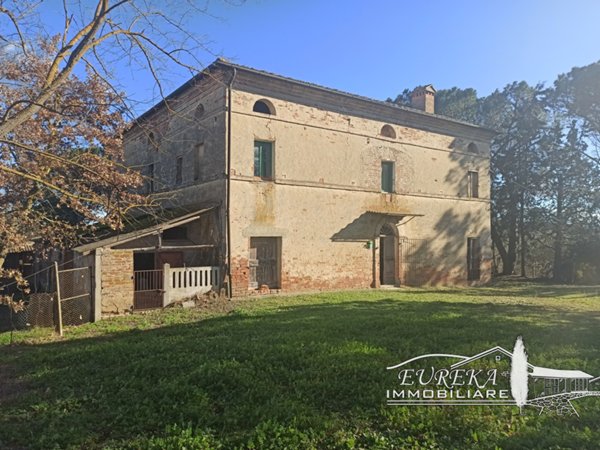 casa indipendente in vendita a Castiglione del Lago in zona Porto