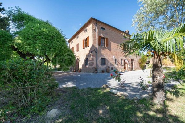casa indipendente in vendita a Castiglione del Lago