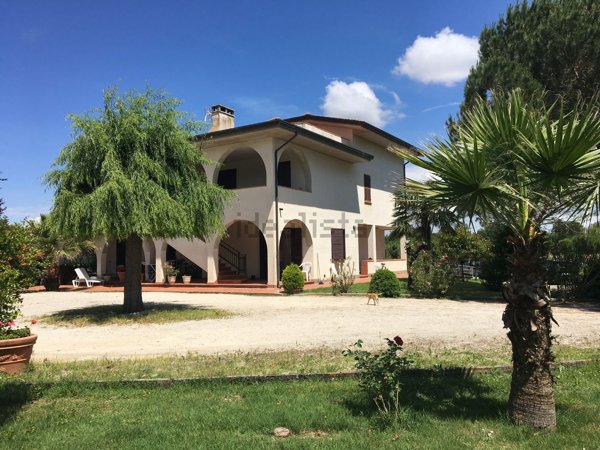 casa indipendente in vendita a Castiglione del Lago