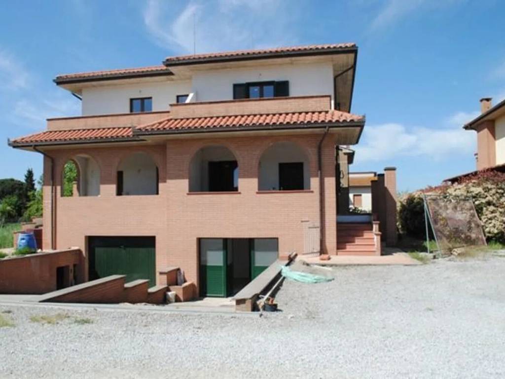 casa indipendente in vendita a Castiglione del Lago in zona Panicarola