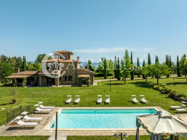 casa indipendente in vendita a Castiglione del Lago