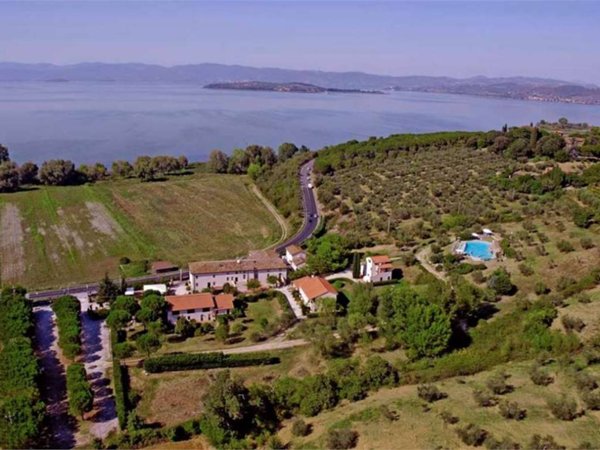 intera palazzina in vendita a Castiglione del Lago