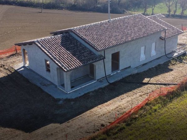 casa indipendente in vendita a Castiglione del Lago in zona Casamaggiore