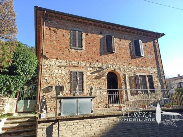 casa indipendente in vendita a Castiglione del Lago