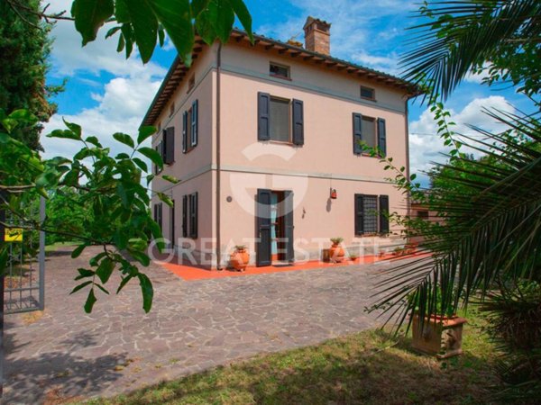 casa indipendente in vendita a Castiglione del Lago