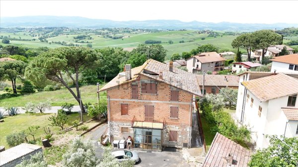 casa indipendente in vendita a Castiglione del Lago in zona Gioiella