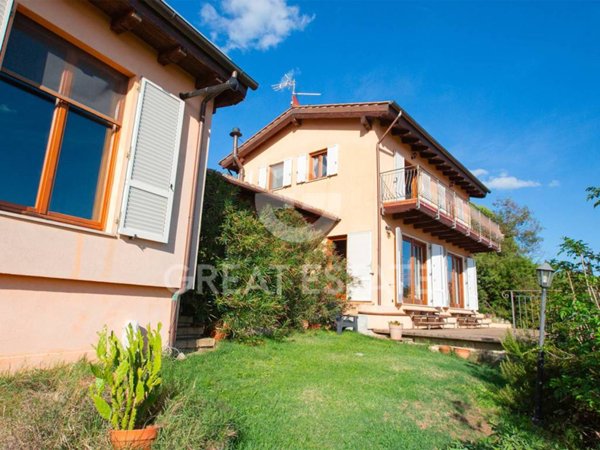 casa indipendente in vendita a Castiglione del Lago