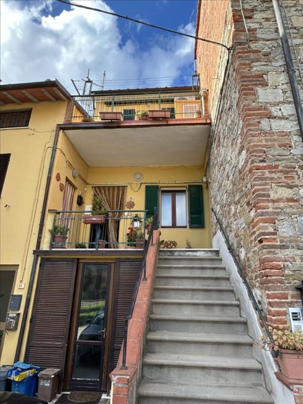 casa indipendente in vendita a Castiglione del Lago in zona Macchie