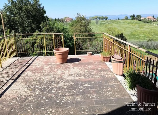 casa indipendente in vendita a Castiglione del Lago in zona Casamaggiore