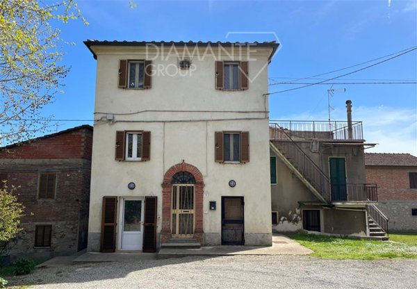 casa indipendente in vendita a Castiglione del Lago