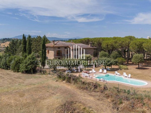 casa indipendente in vendita a Castiglione del Lago in zona Villastrada