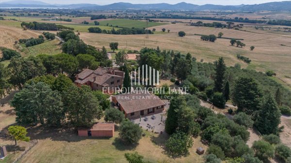casa indipendente in vendita a Castiglione del Lago