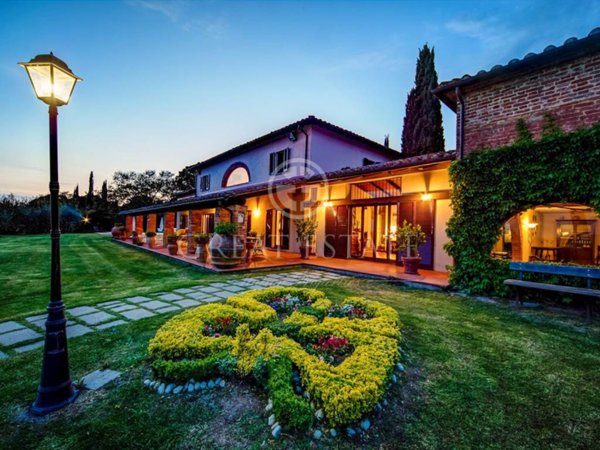 casa indipendente in vendita a Castiglione del Lago