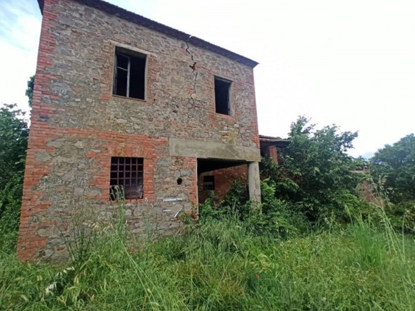 casa indipendente in vendita a Castiglione del Lago in zona Vaiano