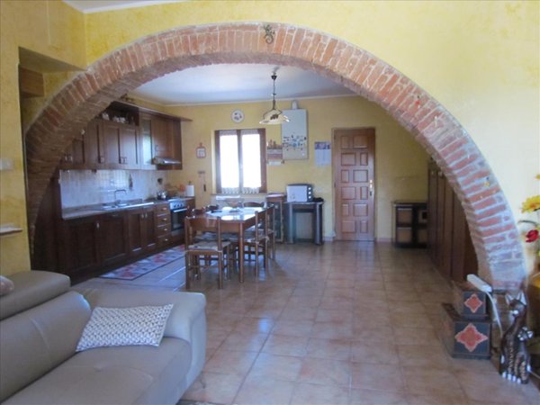 casa indipendente in vendita a Castiglione del Lago