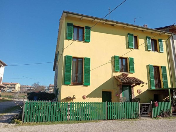 casa indipendente in vendita a Castiglione del Lago in zona Macchie