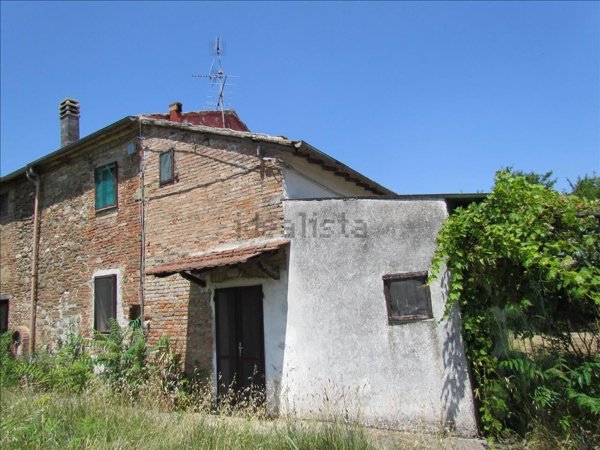 casa indipendente in vendita a Castiglione del Lago in zona Piana