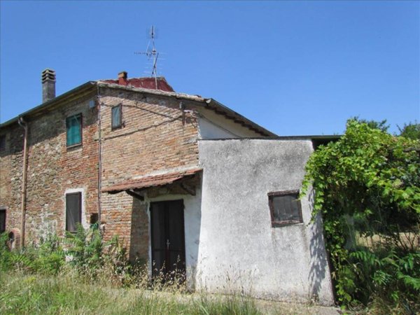 casa indipendente in vendita a Castiglione del Lago in zona Piana