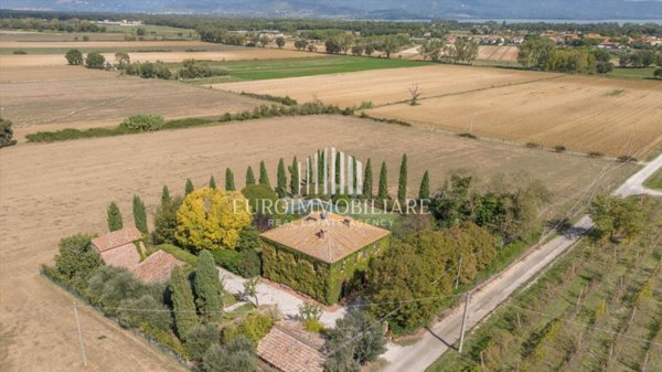 casa indipendente in vendita a Castiglione del Lago