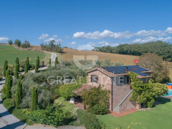 casa indipendente in vendita a Castiglione del Lago
