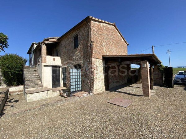 casa indipendente in vendita a Castiglione del Lago