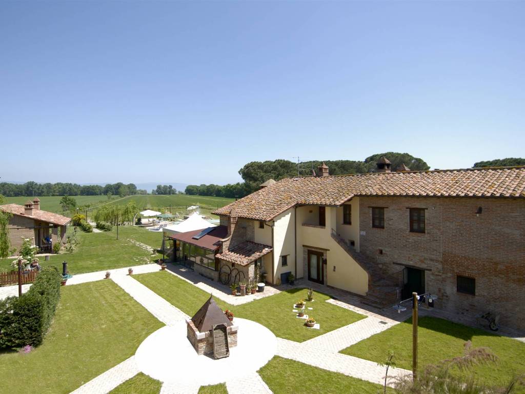 intera palazzina in vendita a Castiglione del Lago