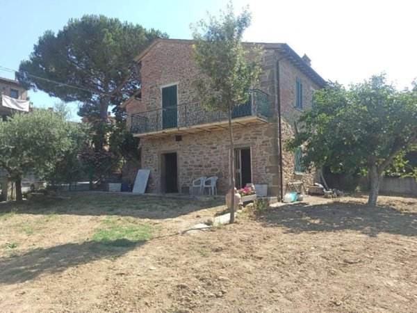 casa indipendente in vendita a Castiglione del Lago