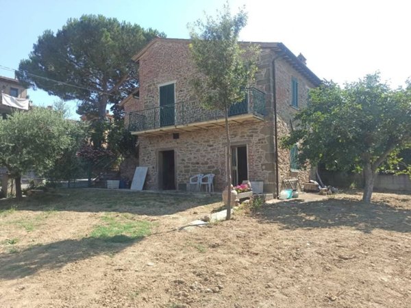 casa indipendente in vendita a Castiglione del Lago