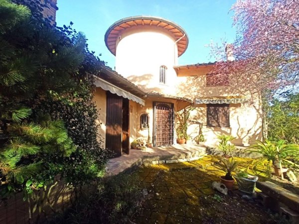 casa indipendente in vendita a Castiglione del Lago