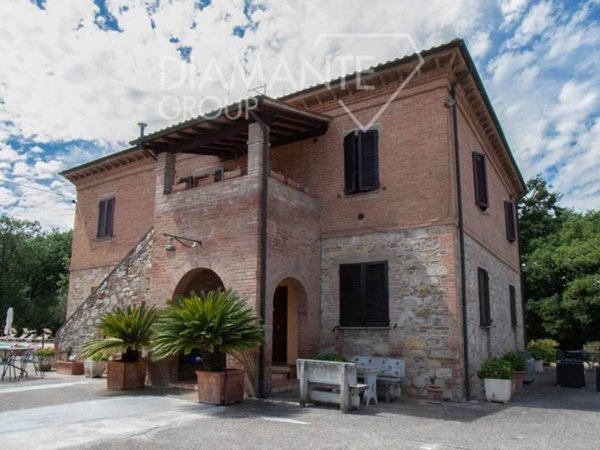 casa indipendente in vendita a Castiglione del Lago