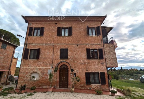 casa indipendente in vendita a Castiglione del Lago