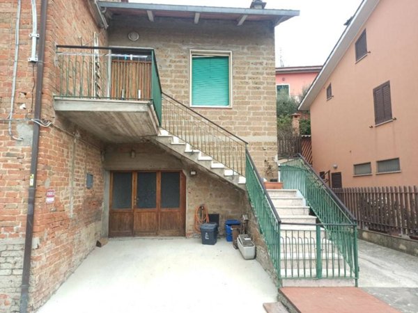 casa indipendente in vendita a Castiglione del Lago in zona Vaiano