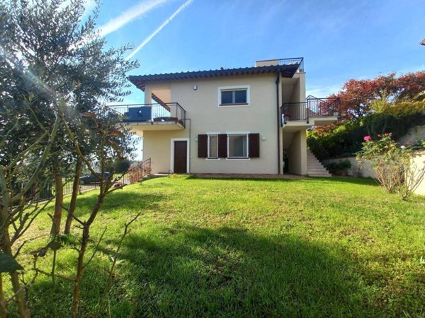 casa indipendente in vendita a Castiglione del Lago