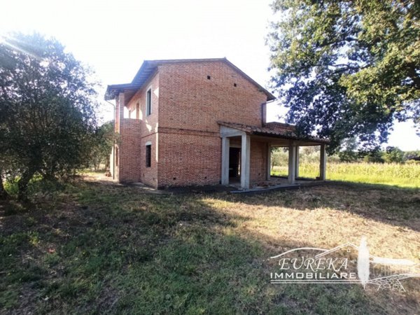 casa indipendente in vendita a Castiglione del Lago in zona Piana