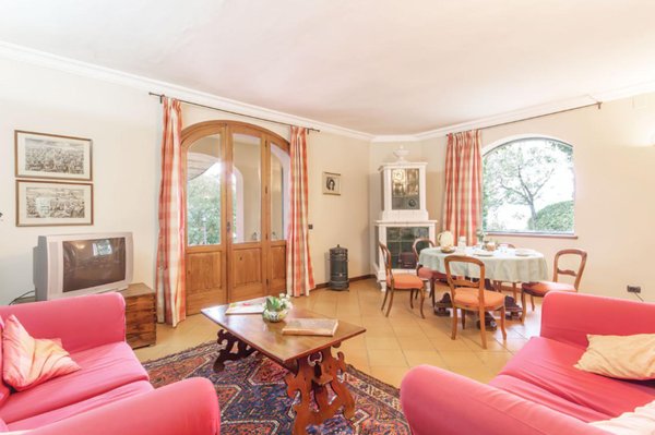 casa indipendente in vendita a Castiglione del Lago