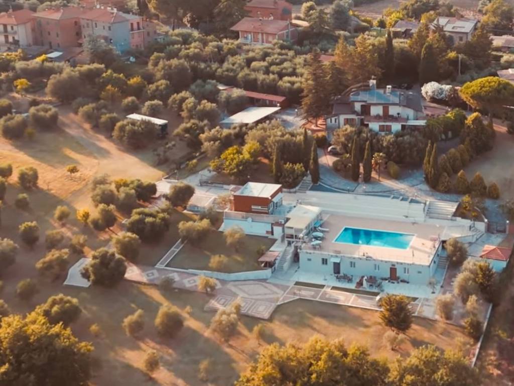 casa indipendente in vendita a Castiglione del Lago