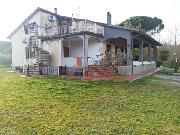 villa in vendita a Castiglione del Lago