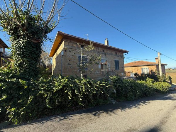 casa indipendente in vendita a Castiglione del Lago in zona Villastrada