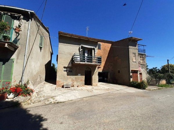 casa indipendente in vendita a Castiglione del Lago