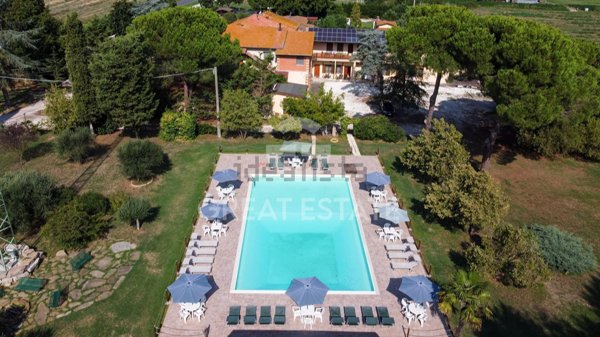villa in vendita a Castiglione del Lago