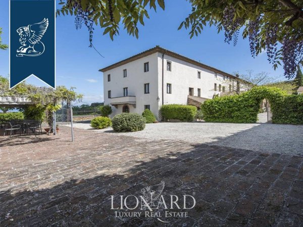 casa indipendente in vendita a Castiglione del Lago