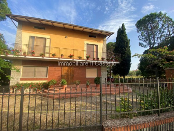 casa indipendente in vendita a Castiglione del Lago in zona Vaiano