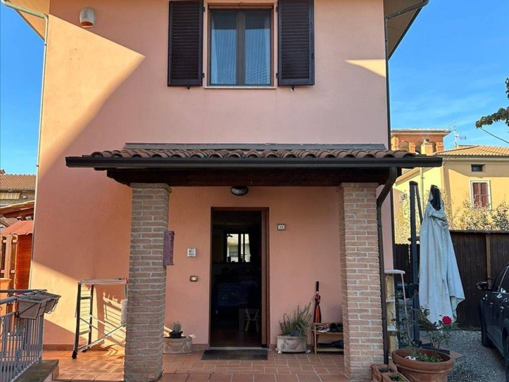 casa indipendente in vendita a Castiglione del Lago