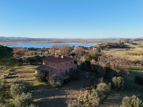 quadrivano in vendita a Castiglione del Lago